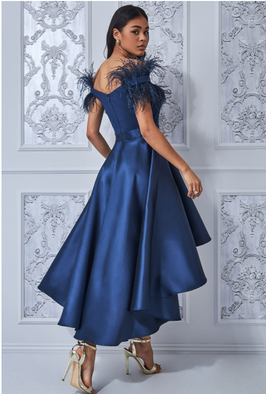 Goddiva - Robe décolletée haute basse à plumes bleue